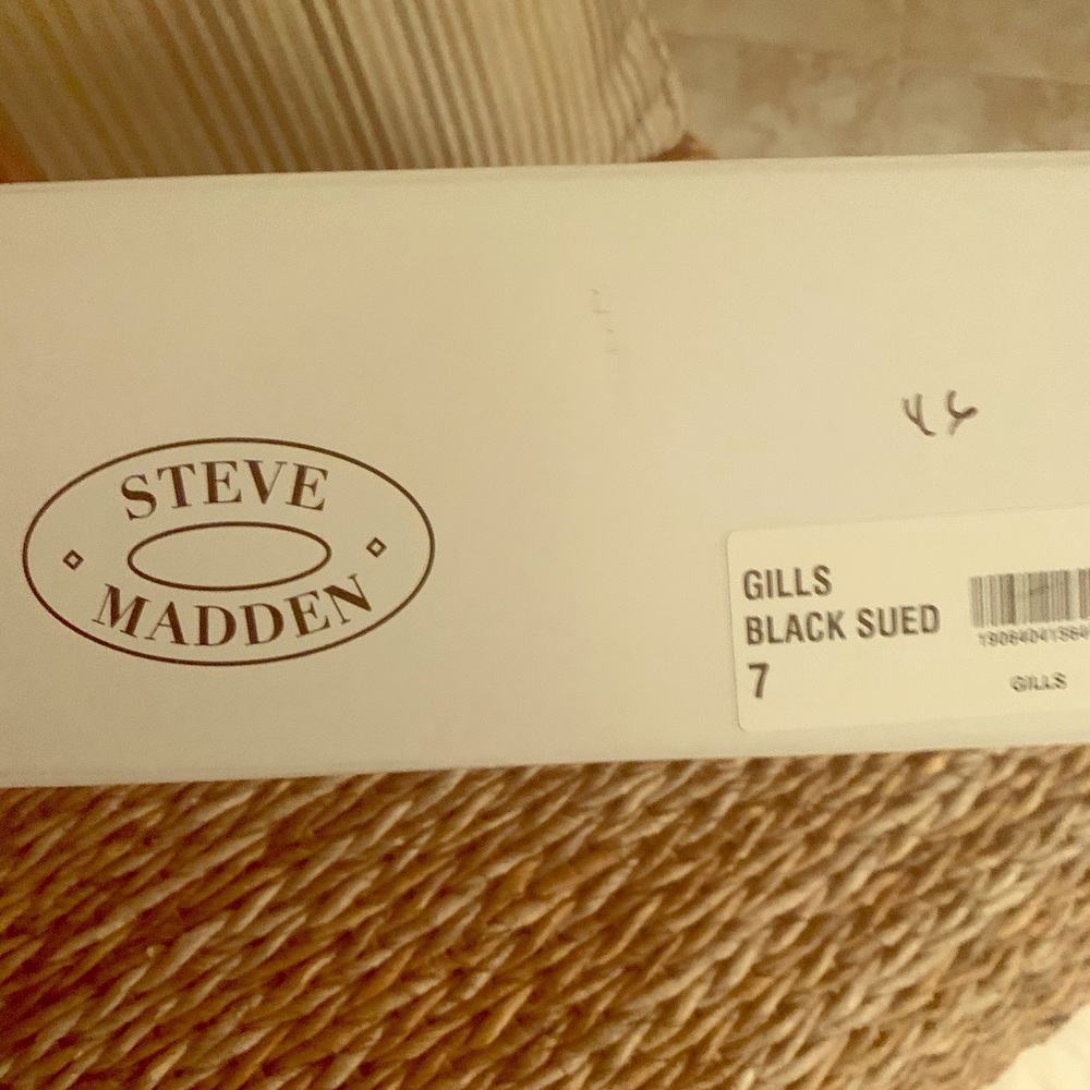 NWT Steve Madden's Gills Black Suede Sneakers - Picture 4 of 5